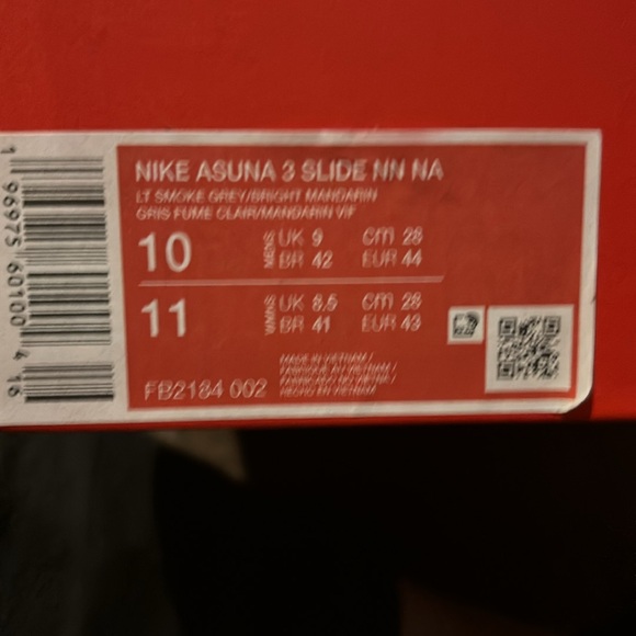 NWT MEN’S/WOMEN’S UNISEX NIKE GRAY/WHITE/ORANGE SLIDES - Picture 3 of 3